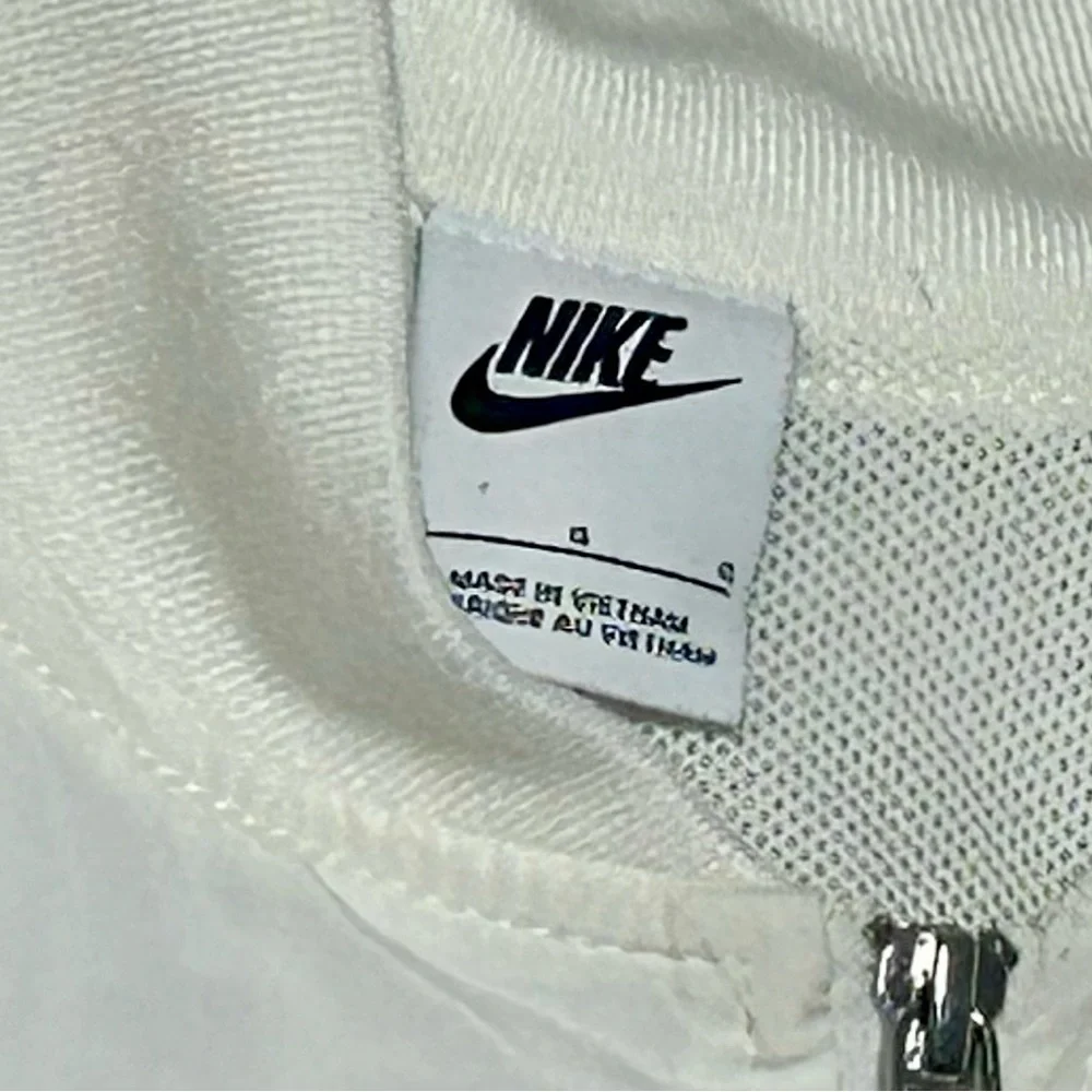 Nike – Floral Print Bomber Jacket – White/Pink/Green – Size XL – NWT - Picture 4 of 5